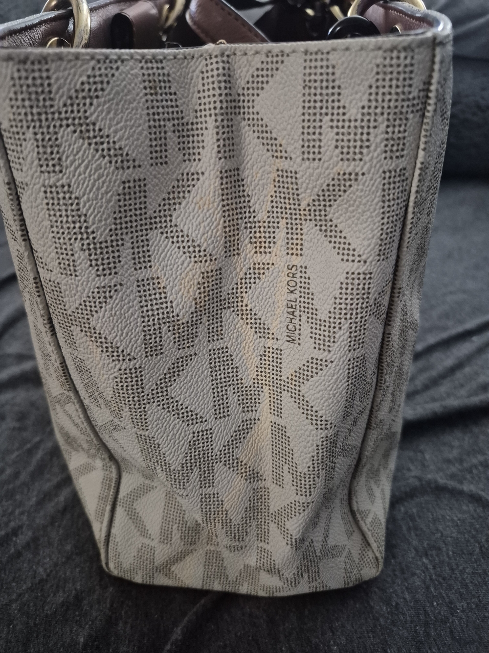 Michael Kors Beige MK Monogram Tote with Matching Scarf & Sandals - Picture 16 of 16